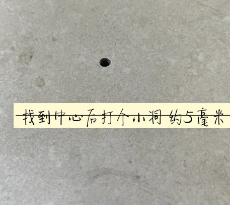 通道瓷砖空鼓维修公司专业解答在瓷砖铺贴过程中，如果砂料搅拌不均匀，将会带来以下问题